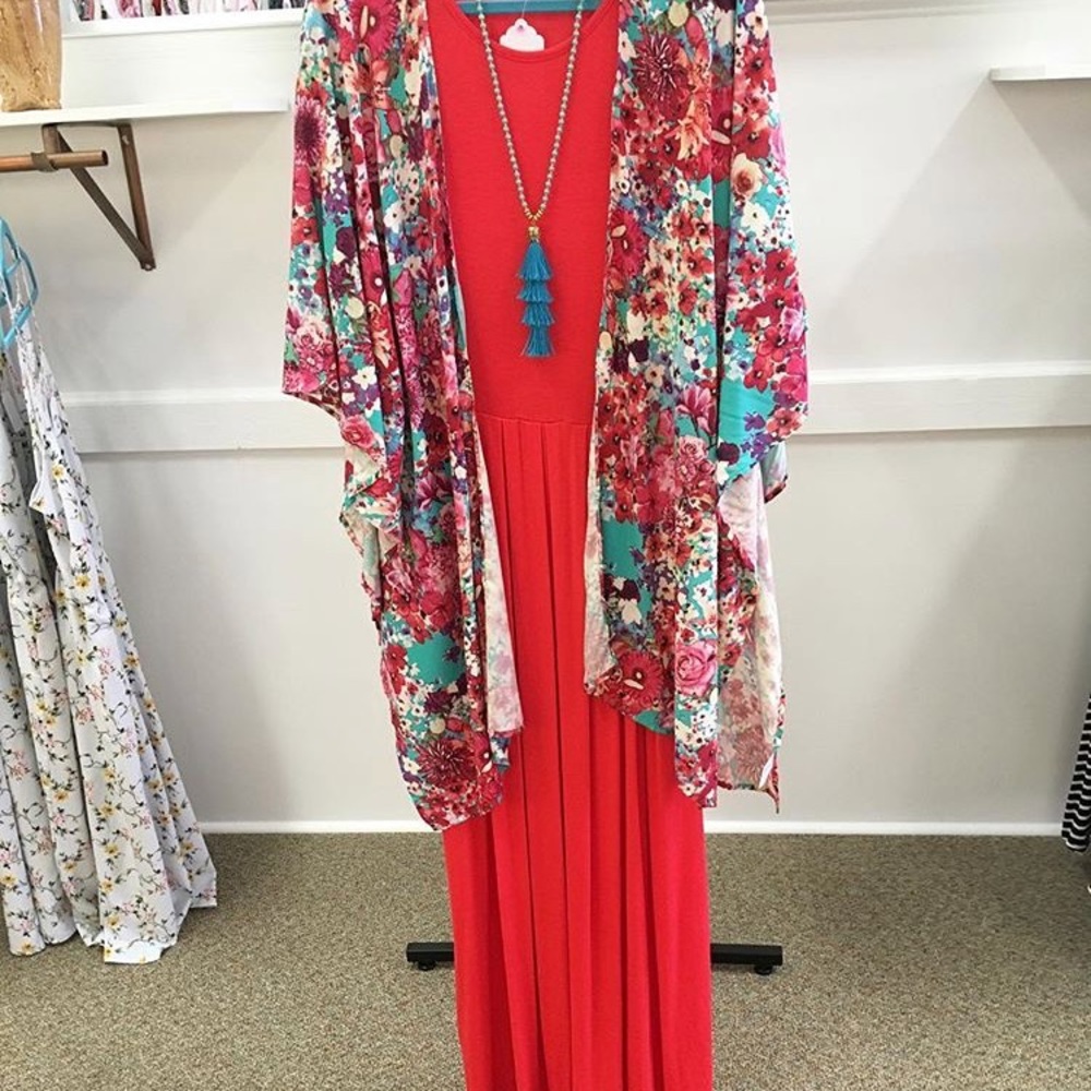 cute maxi dress!! with pockets, size medium🤩💜
